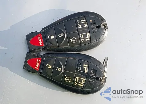 2013 Dodge Grand Caravan Sxt z USA, uszkodzony, nr VIN 2C4RDGCG2DR655768